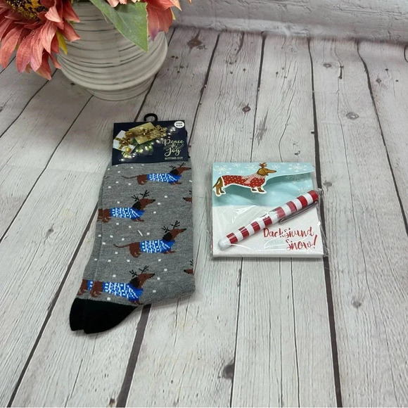 Accessories - NWT dachshund christmas winter socks and small notepad set